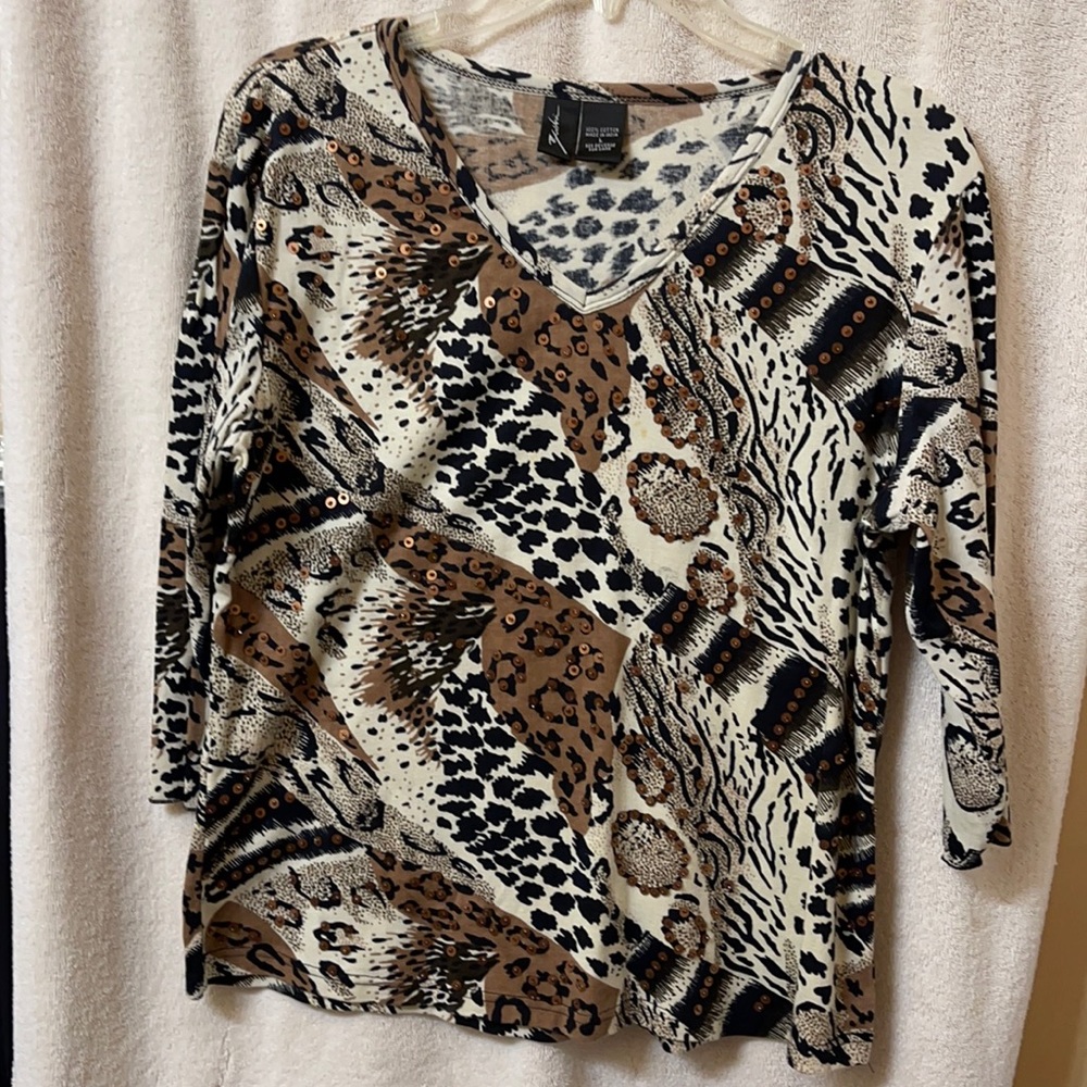Black, brown & tan t- shirt  size Large L NWOT